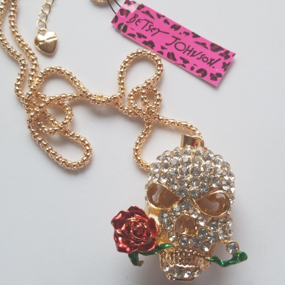 New! Betsey Johnson Skull Necklace! Gold with rose